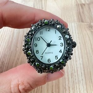 Vintage style Unbranded gunmetal gray crystal accented ring watch NEW BATTERY